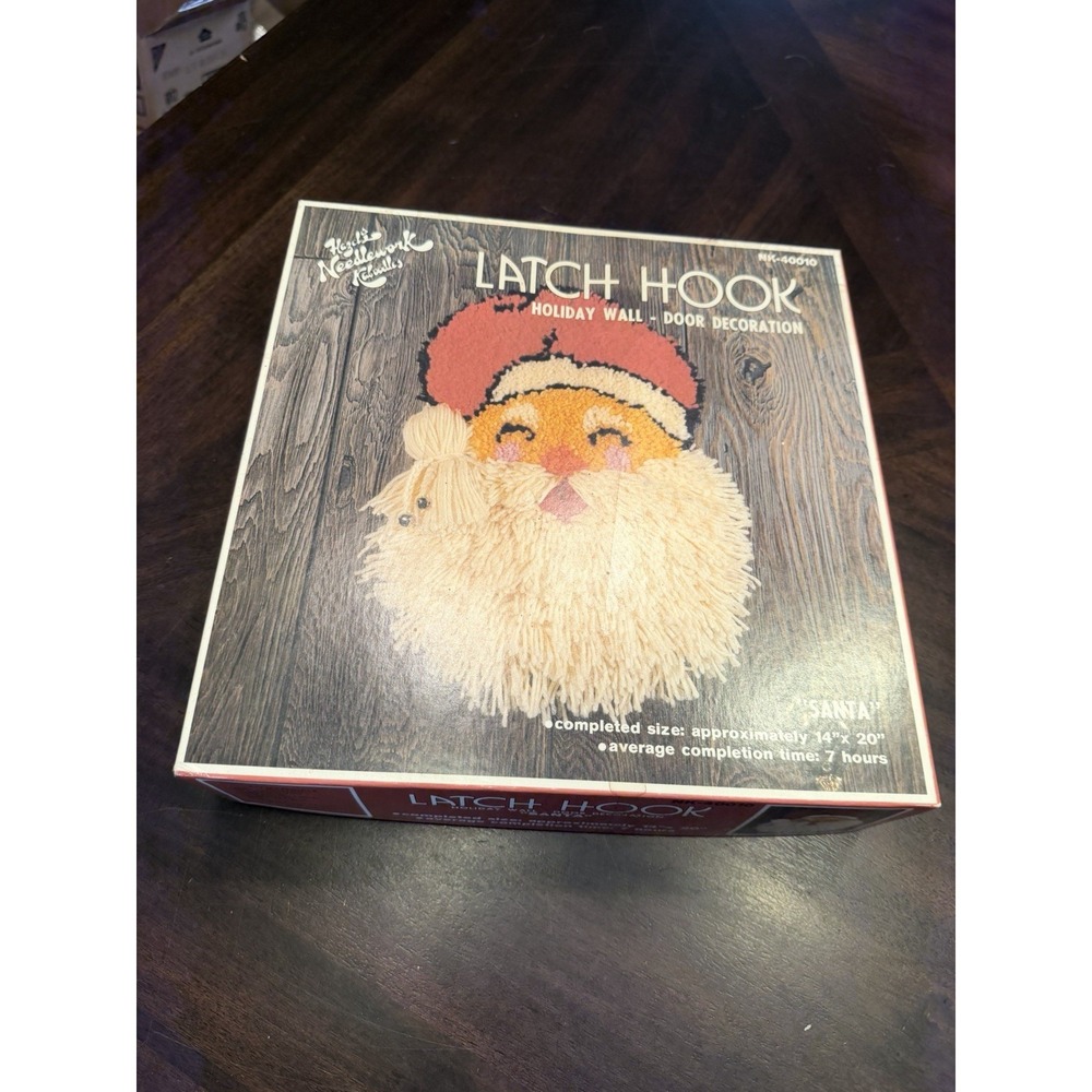 Vintage Hazel's Needlework Latch Hook Santa holiday wall door decoration New